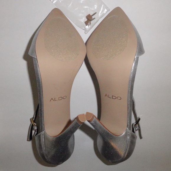 ALDO “GALELAWEN” Silver Pointed Toe Heels - Picture 4 of 6